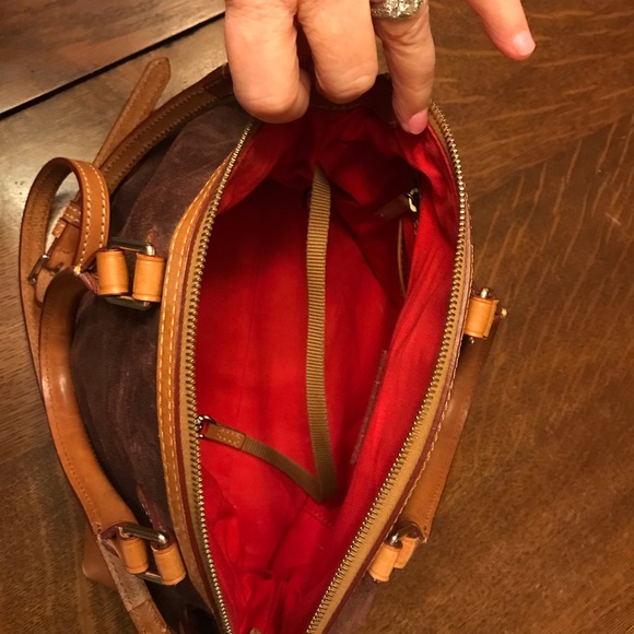 Dooney and Bourke handbag!! - Picture 3 of 4